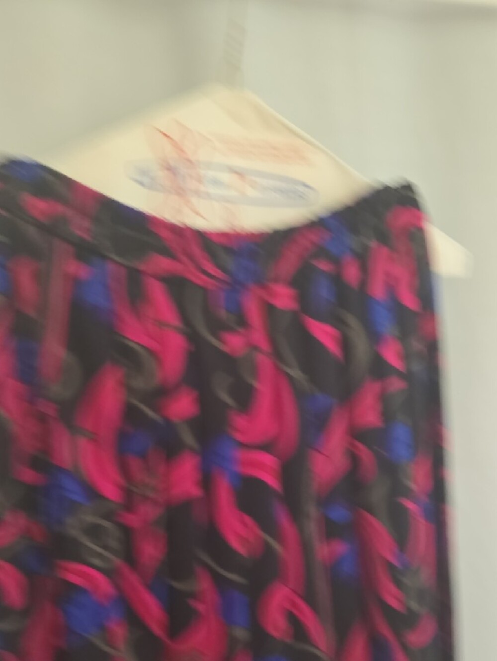 Jessica Cole Vintage 1980s Pleated Skirt – Black Floral Scroll Print | Size Larg - Picture 7 of 10